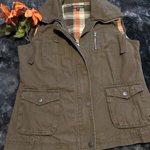 Brown Casual Wear Zip Up Vest!